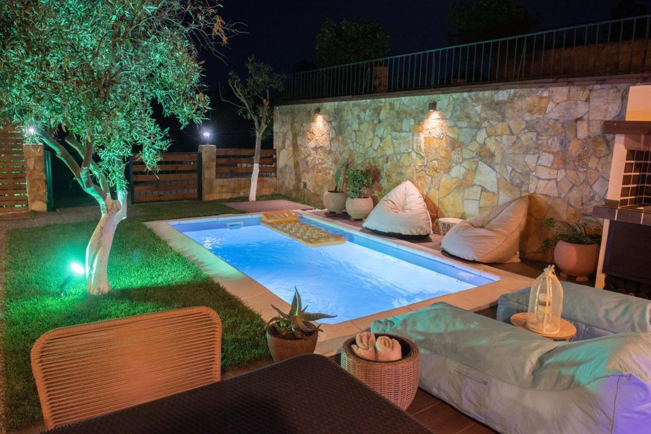 Dandy Villas Nea Roda - Melodic Waves - Private - Pool - Parking - Cellar Exteriér fotografie