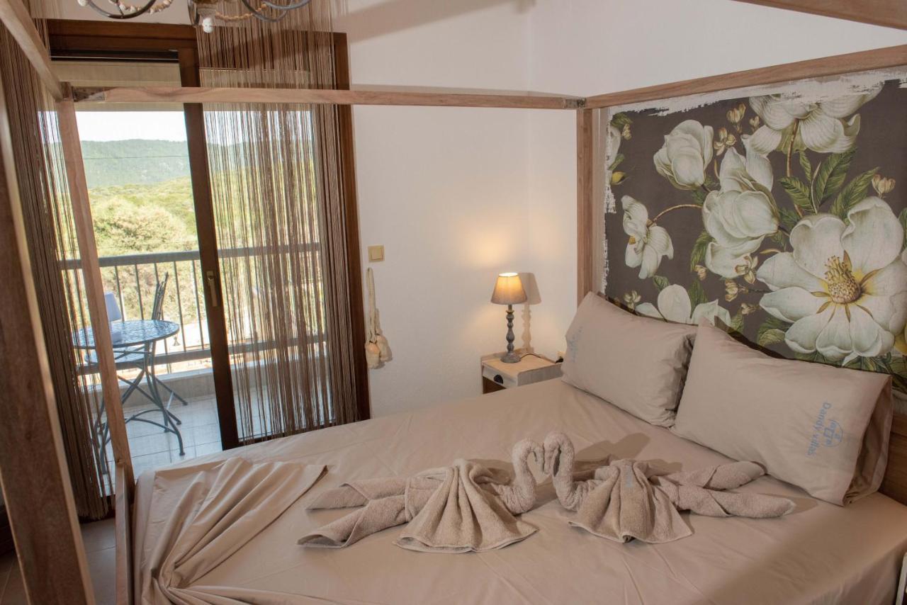 Dandy Villas Nea Roda - Melodic Waves - Private - Pool - Parking - Cellar Exteriér fotografie